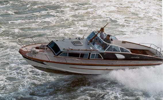 Fairey Huntsman 31 speedboat